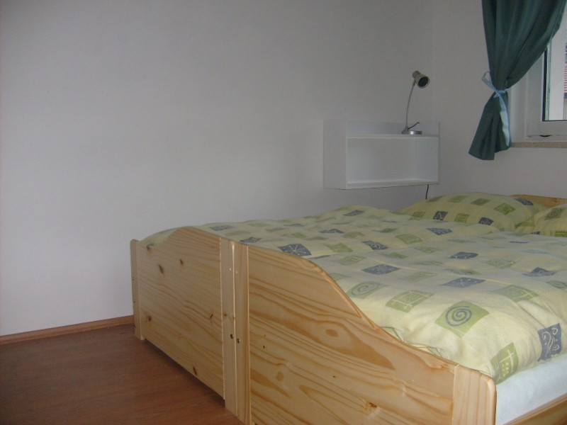 slaapkamer met een tweepersoonsbed